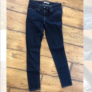 LEVI’s 711 Skinny
